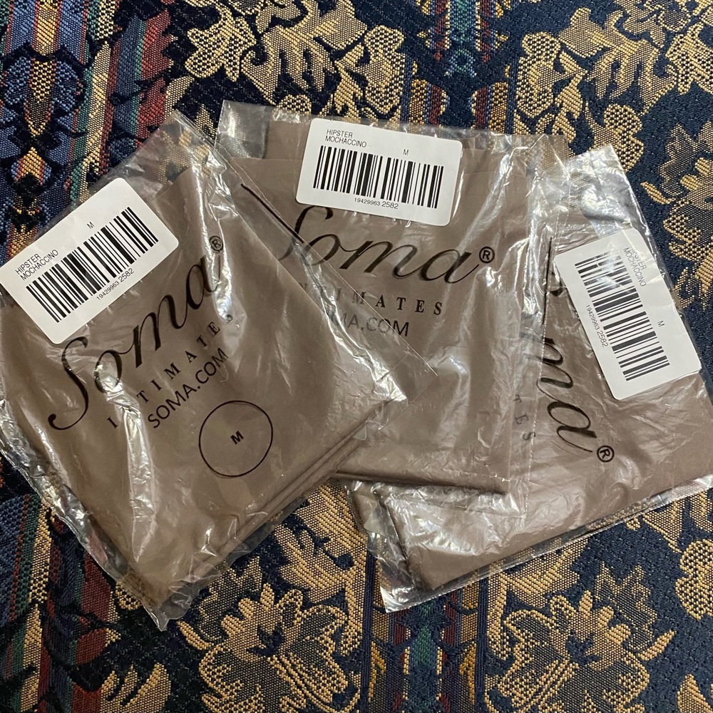 SOMA NWT Vanishing 360 Hipster Panties Med